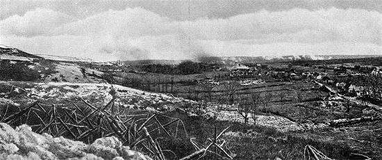 Der 1. Weltkrieg 1915: Blick ber das Schlachtfeld am Sdabhang der Lorettohhe