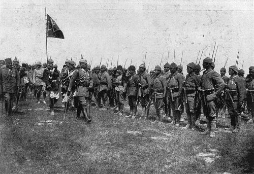 Kaiser Wilhelm II. besichtigt eine türkische Division an der Front in Ostgalizien