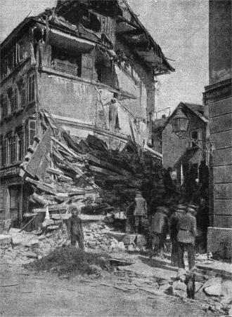 Ein zerst�rtes Wohnhaus nach dem Luftangriff auf Stuttgart vom 15. September 1918