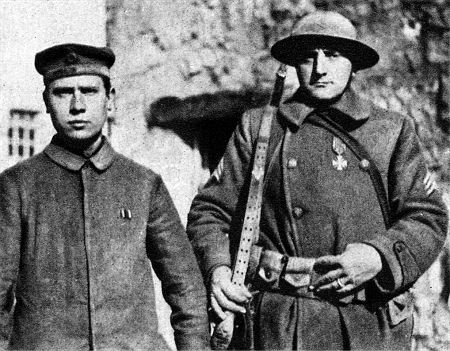 Der erste deutsche Kriegsgefangene der amerikanischen 26. Infanteriedivision