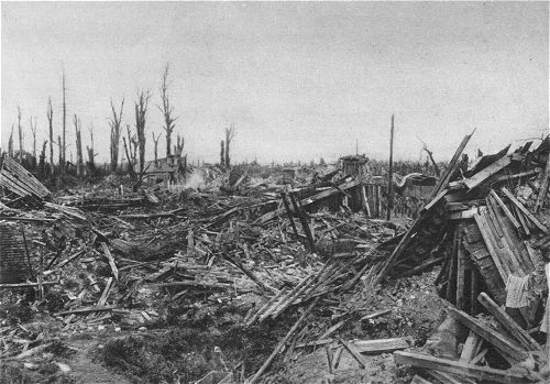 Der vollstndig zerstrte Ort Chaulnes