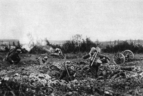 Deutscher Minenwerfer w�hrend des Kampfes um den Keil- und P�hlberg